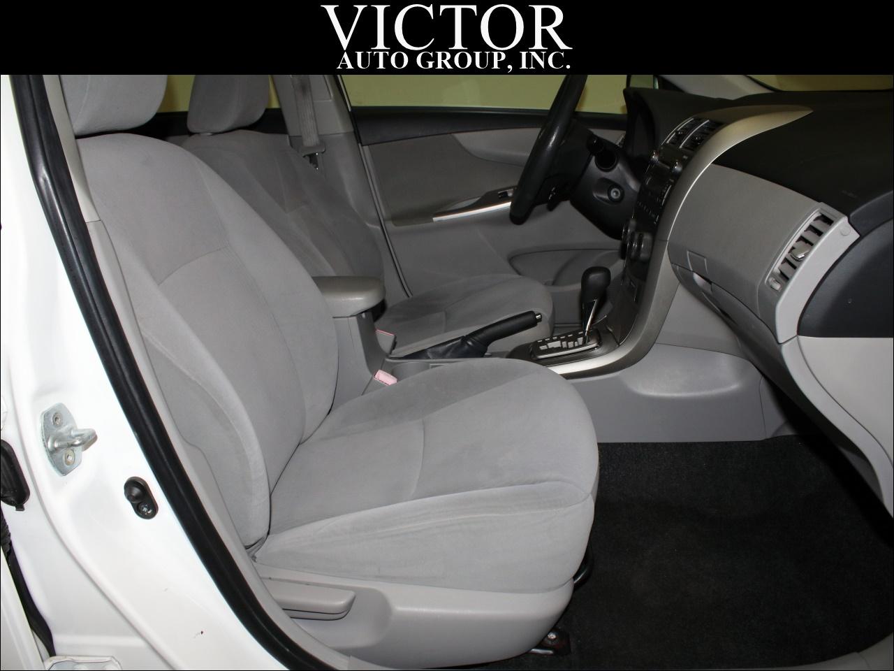 Toyota Corolla LE 2011