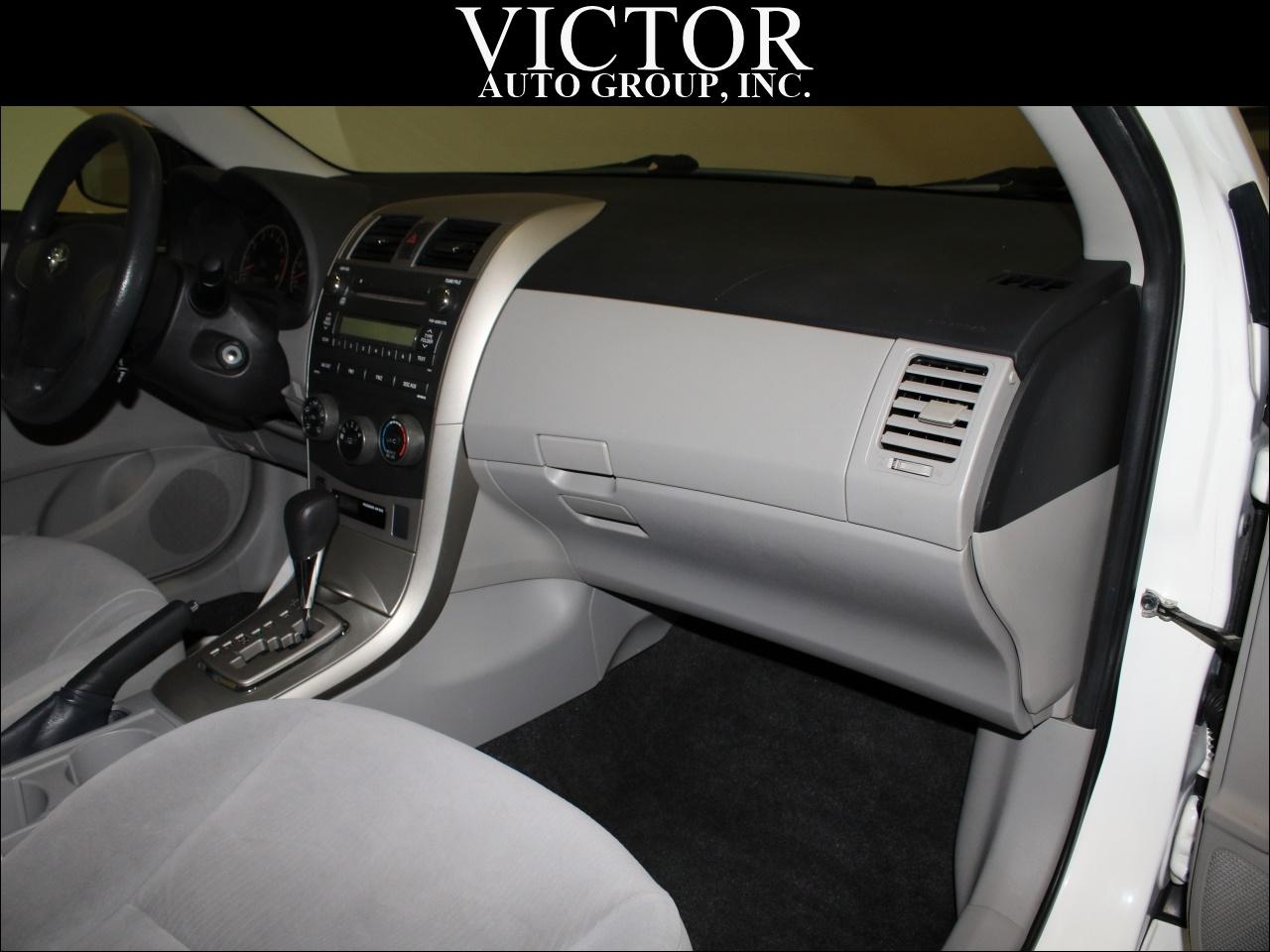 Toyota Corolla LE 2011