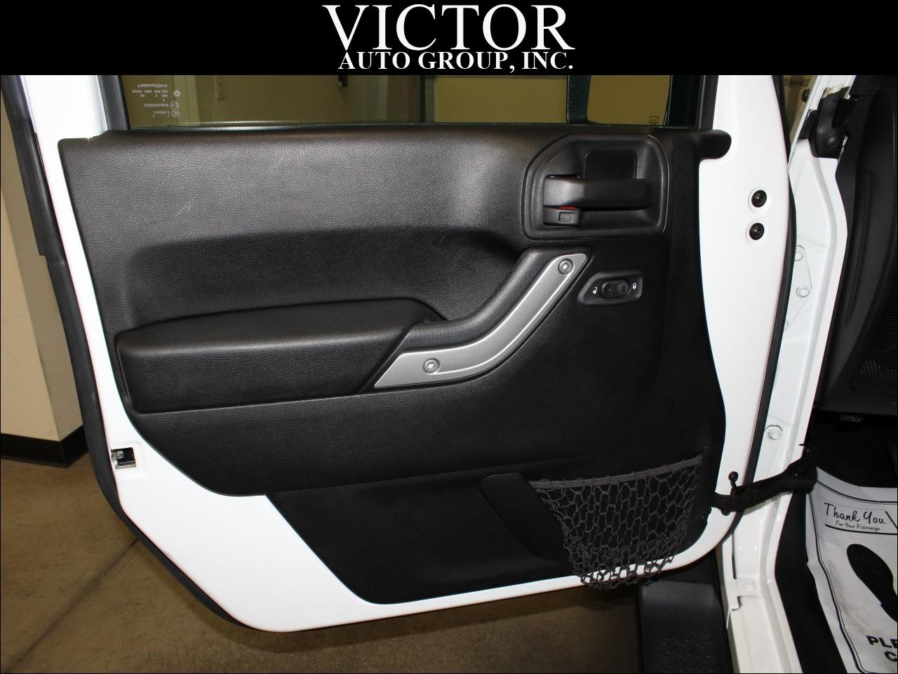 Jeep Wrangler Unlimited Sahara 4WD 2015