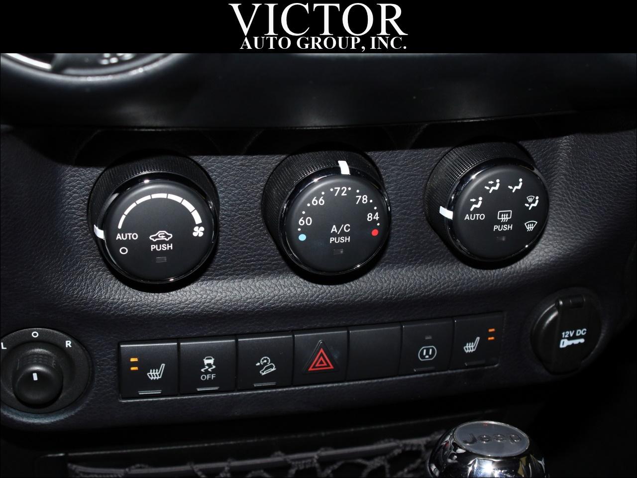 Jeep Wrangler Unlimited Sahara 4WD 2015