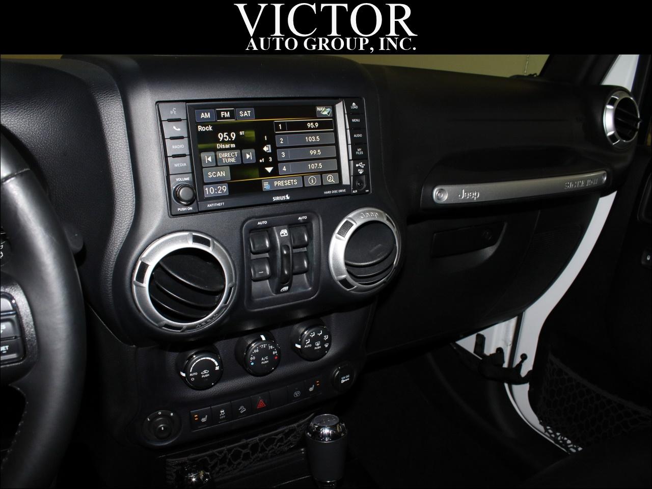 Jeep Wrangler Unlimited Sahara 4WD 2015