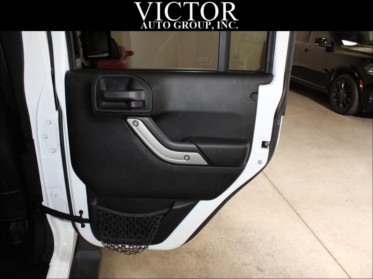 Jeep Wrangler Unlimited Sahara 4WD 2015