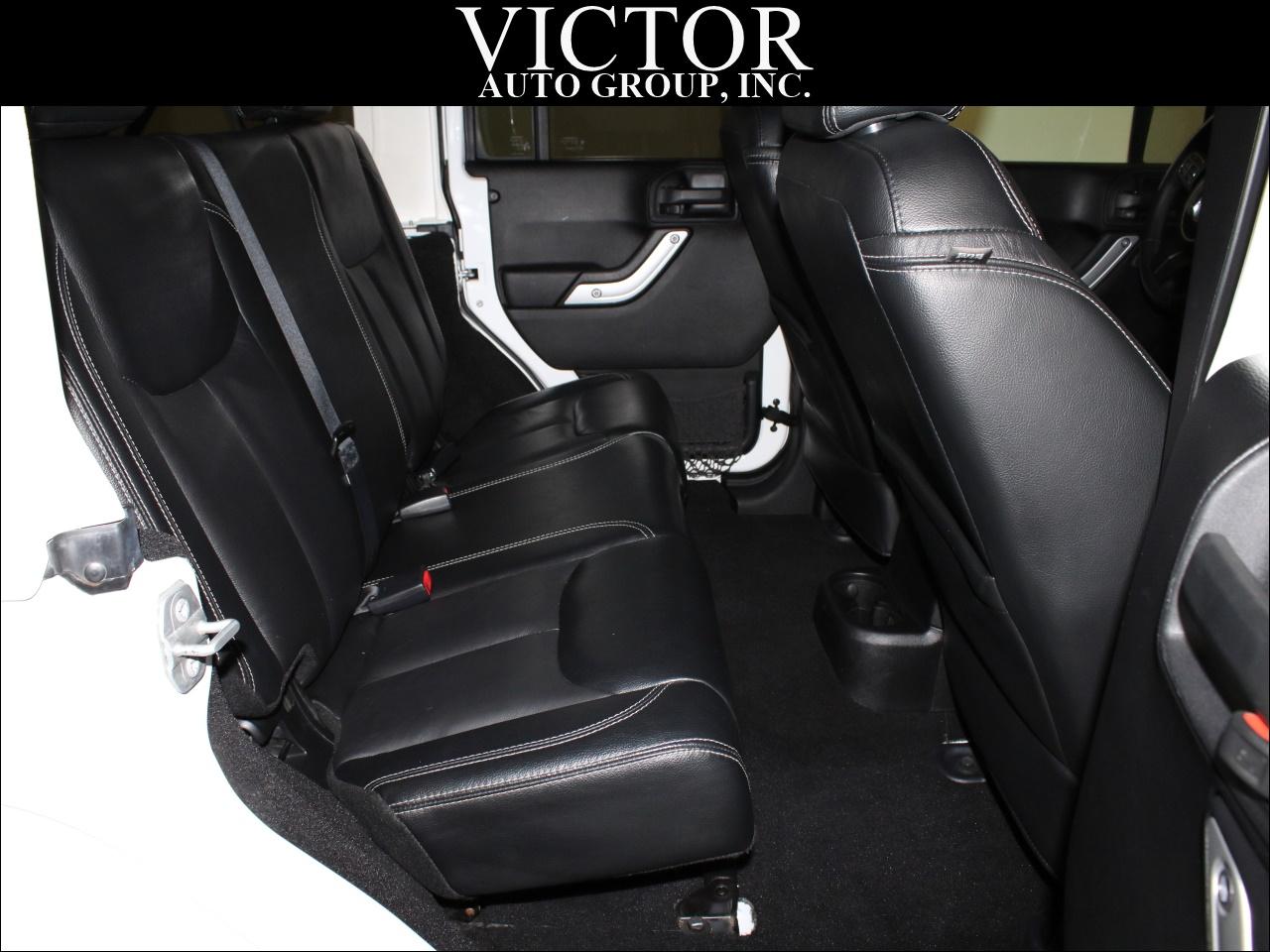 Jeep Wrangler Unlimited Sahara 4WD 2015