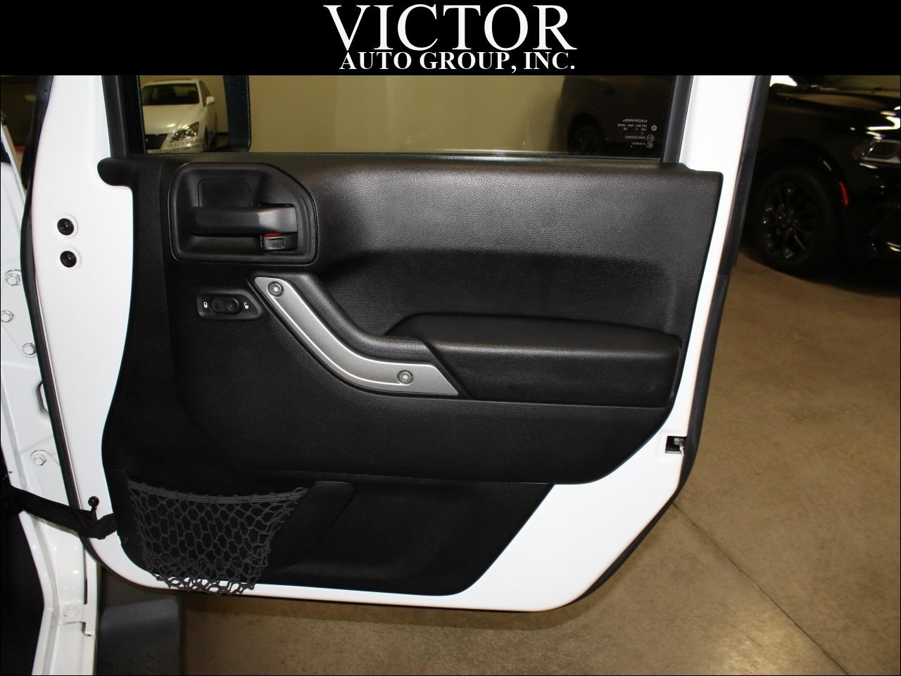 Jeep Wrangler Unlimited Sahara 4WD 2015