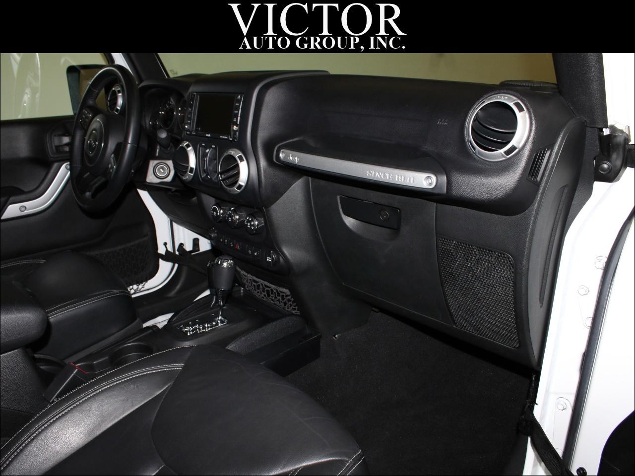 Jeep Wrangler Unlimited Sahara 4WD 2015