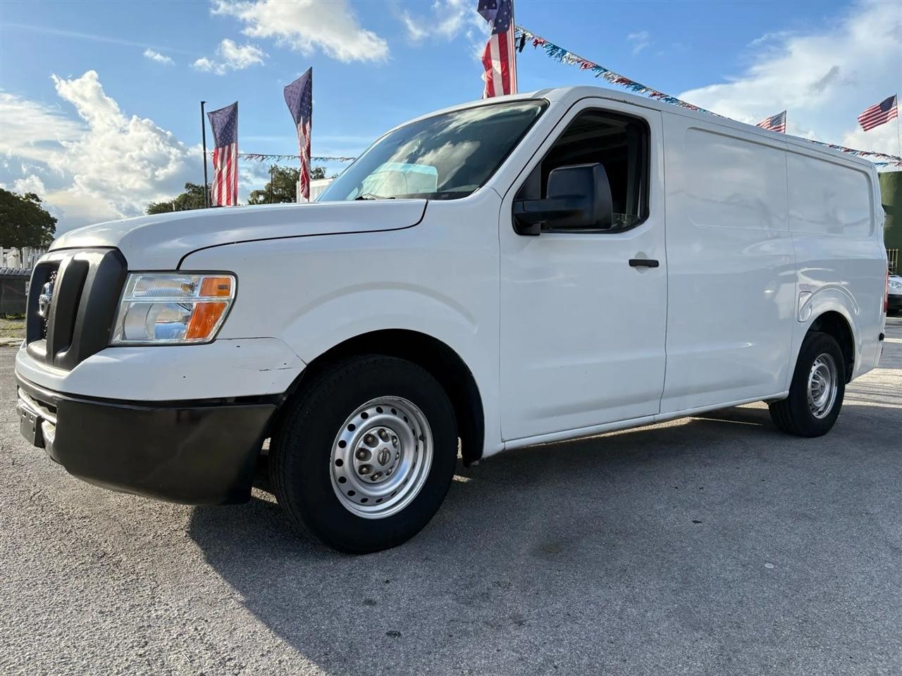 Nissan NV Cargo  2013