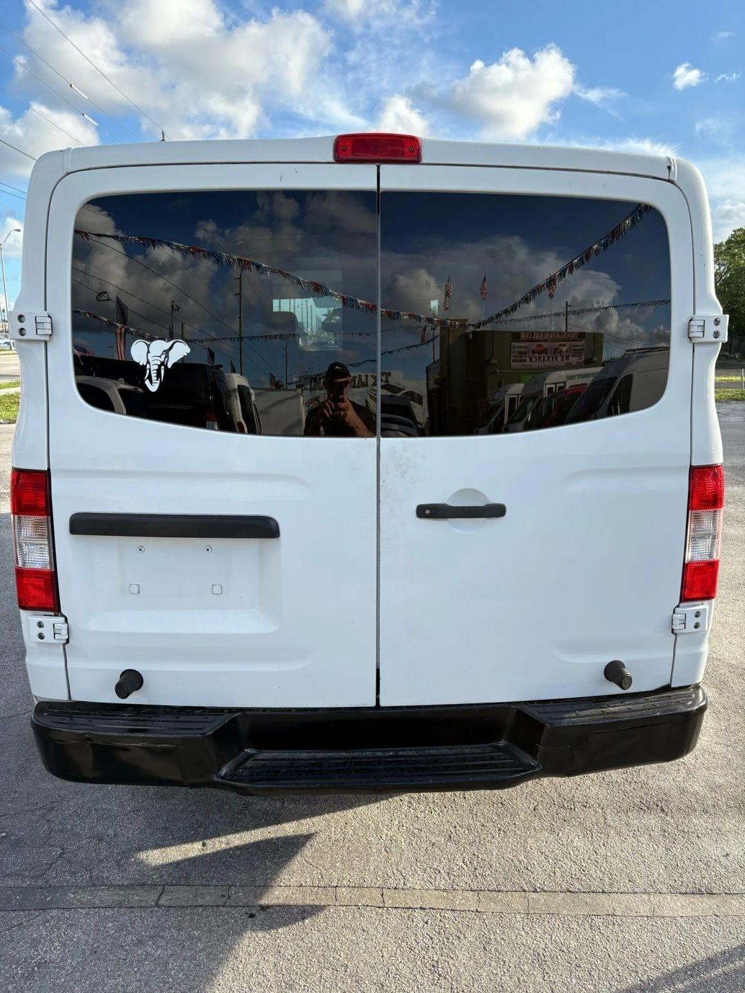 Nissan NV Cargo  2013
