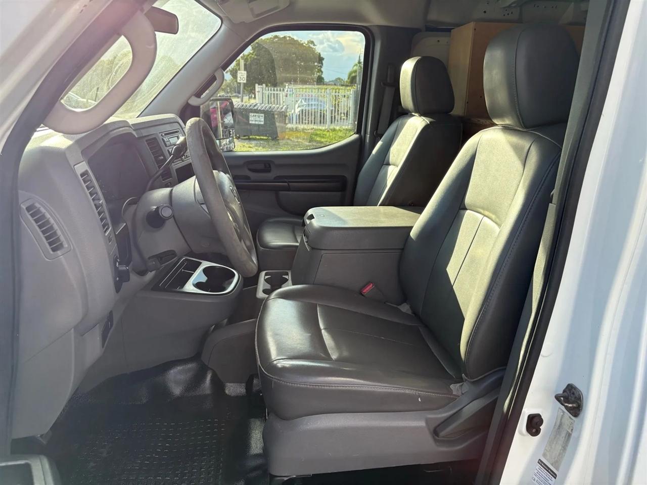 Nissan NV Cargo  2013