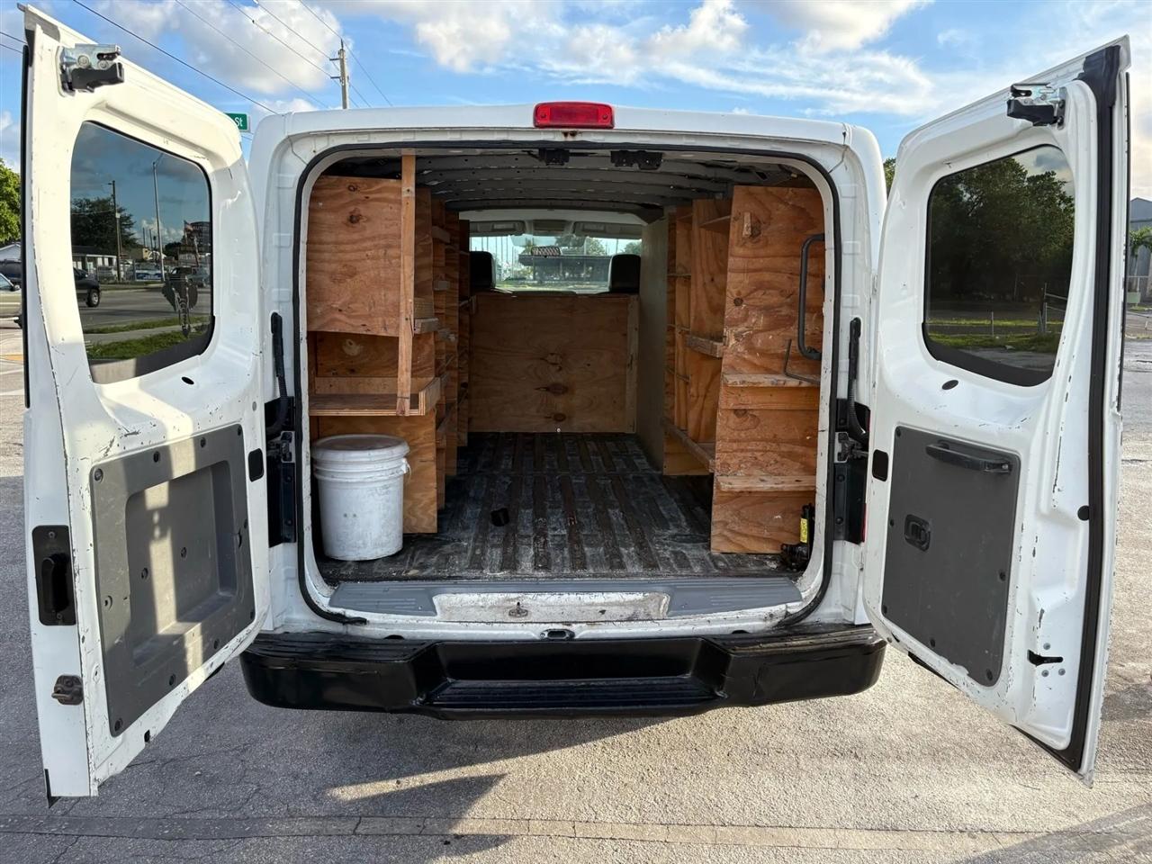 Nissan NV Cargo  2013