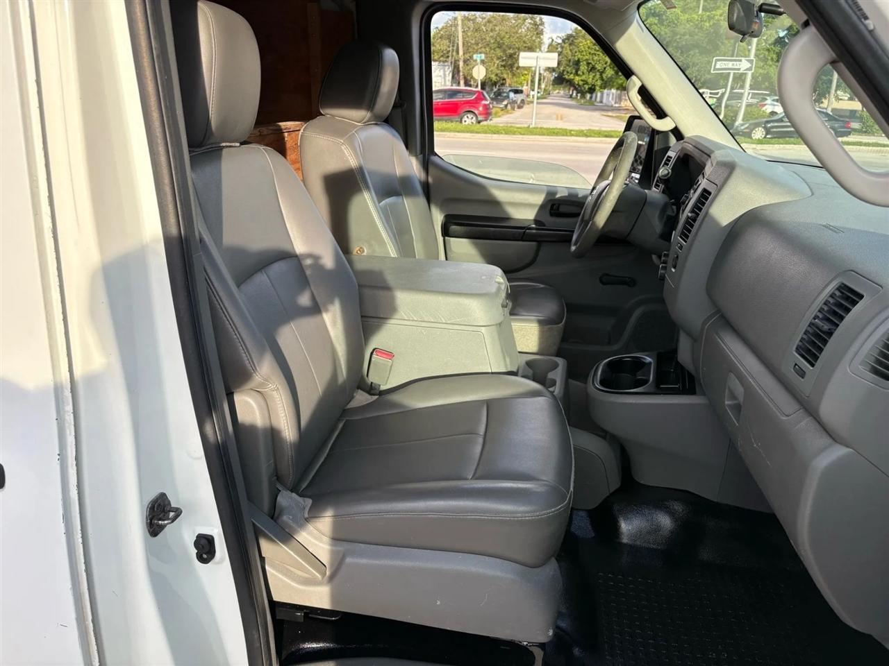 Nissan NV Cargo  2013