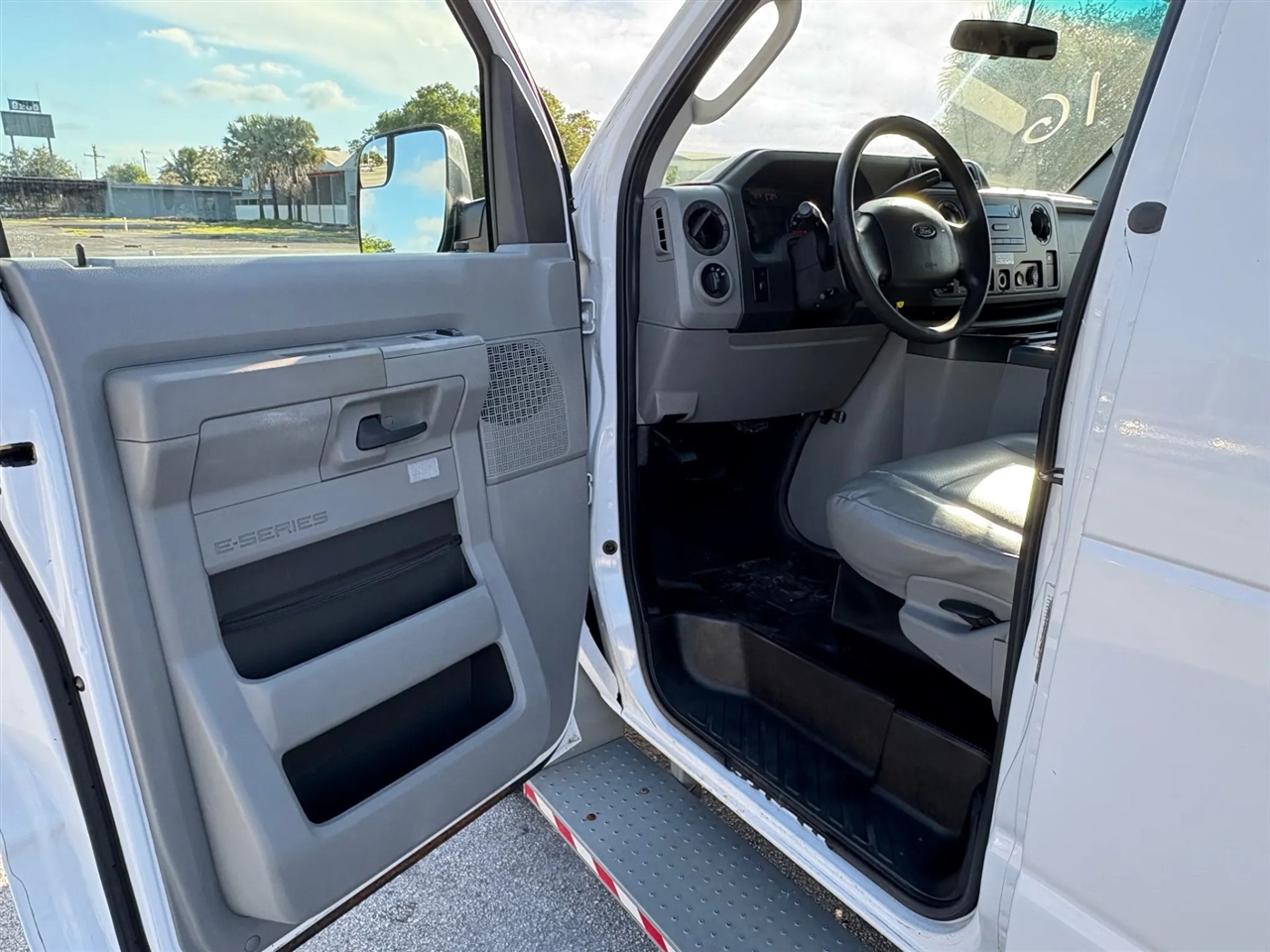Ford Econoline  2014 Ford Econoline  2014