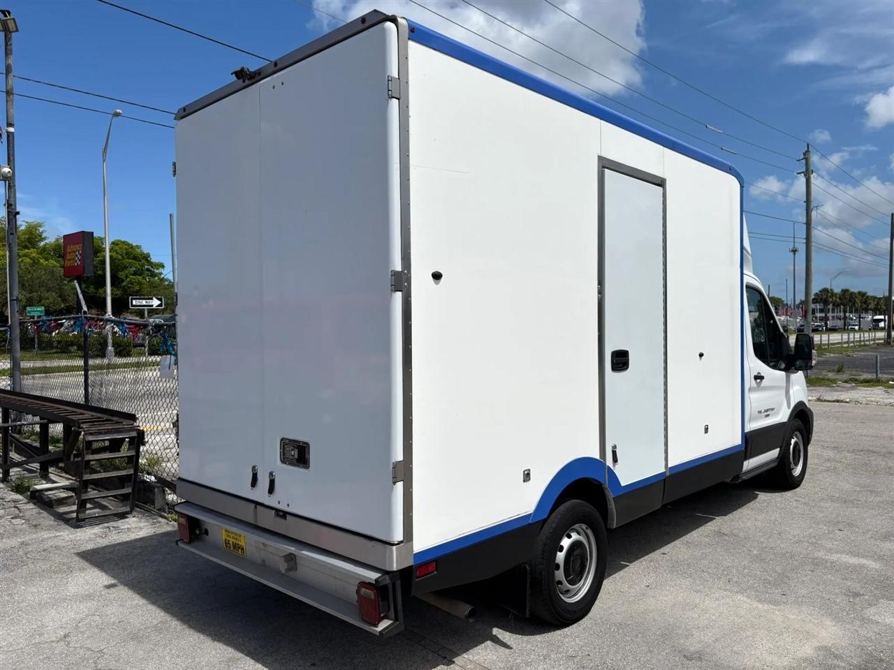 Ford Transit  2023