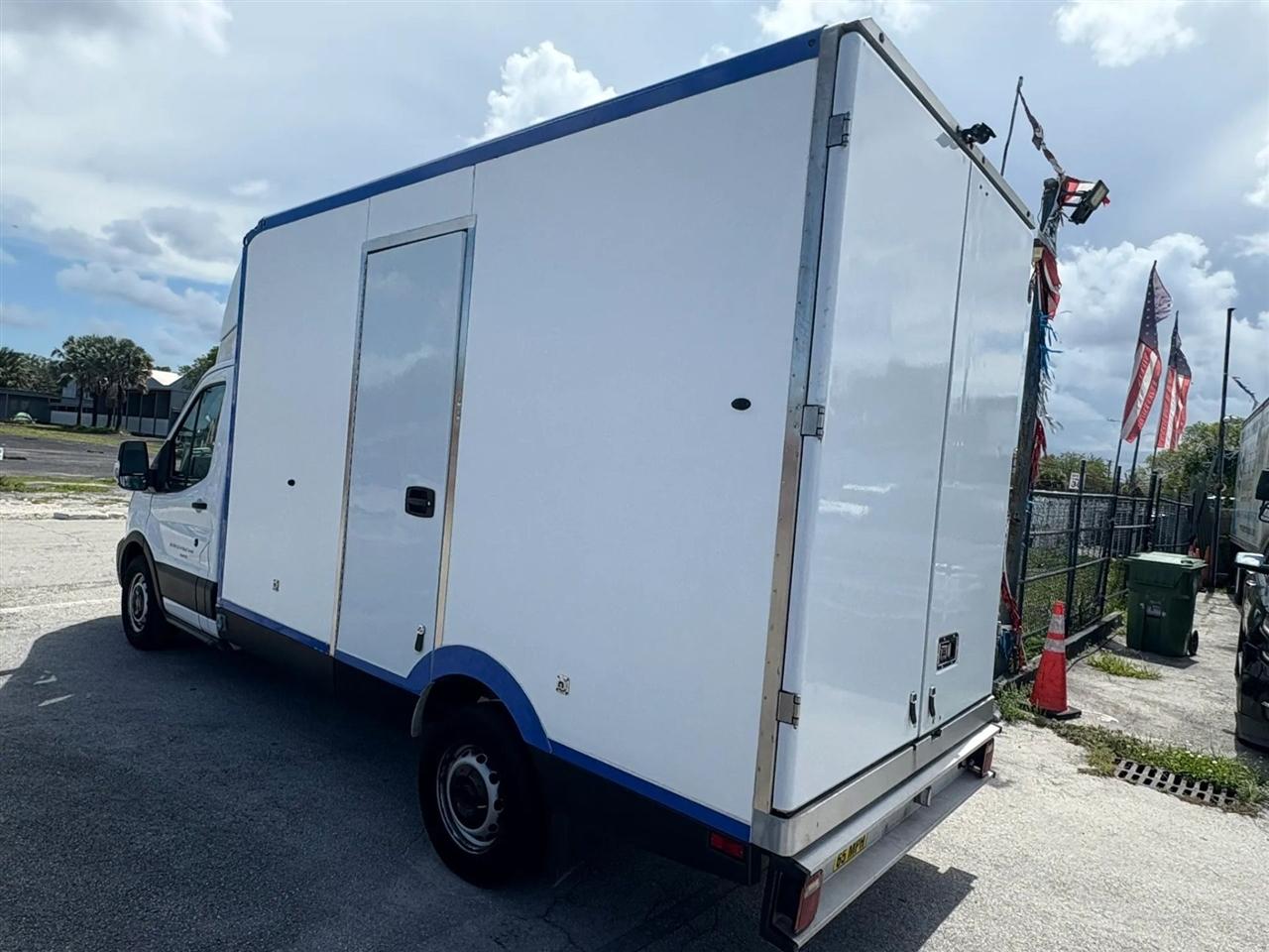 Ford Transit  2023