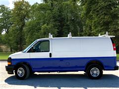 2017 Chevrolet Express  2017 Chevrolet Express