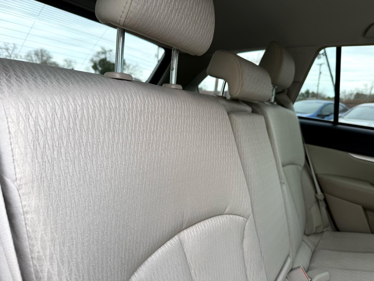 Subaru Outback 2.5i Premium 2012