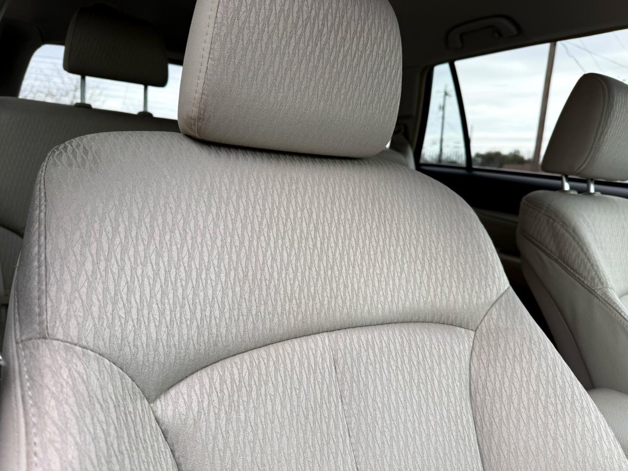 Subaru Outback 2.5i Premium 2012