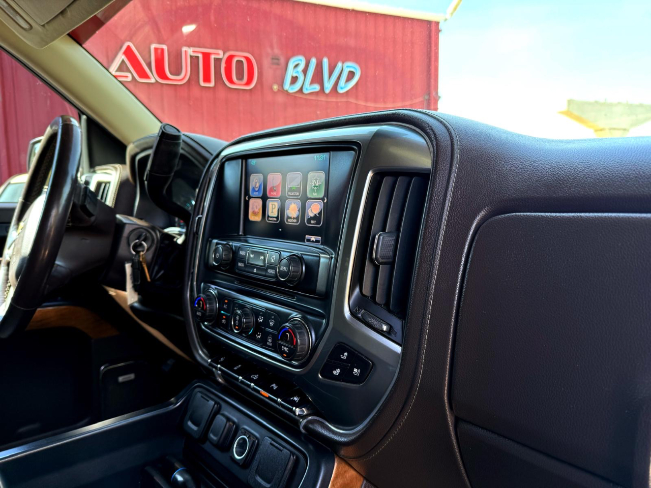 Chevrolet Silverado 1500 LTZ Crew Cab 2WD 2016