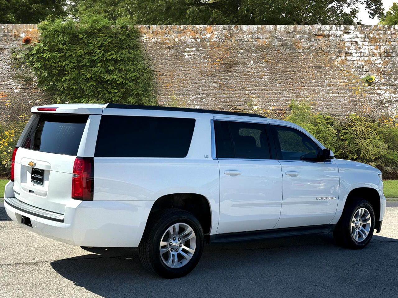 Chevrolet Suburban LS 2WD 2016