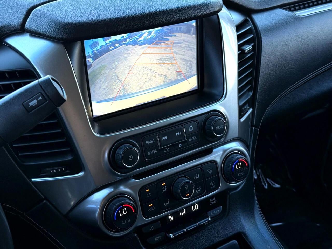 Chevrolet Suburban LS 2WD 2016