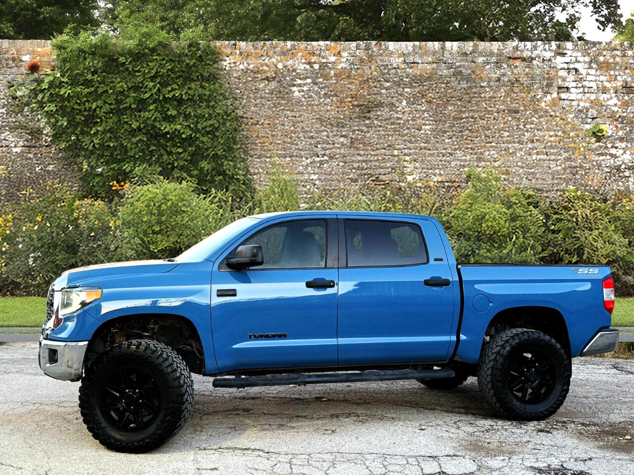 Toyota Tundra SR5 5.7L V8 CrewMax 2WD 2020