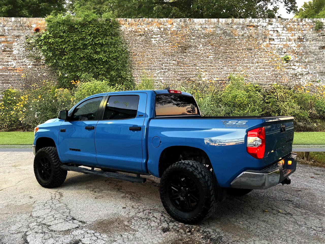 Toyota Tundra SR5 5.7L V8 CrewMax 2WD 2020