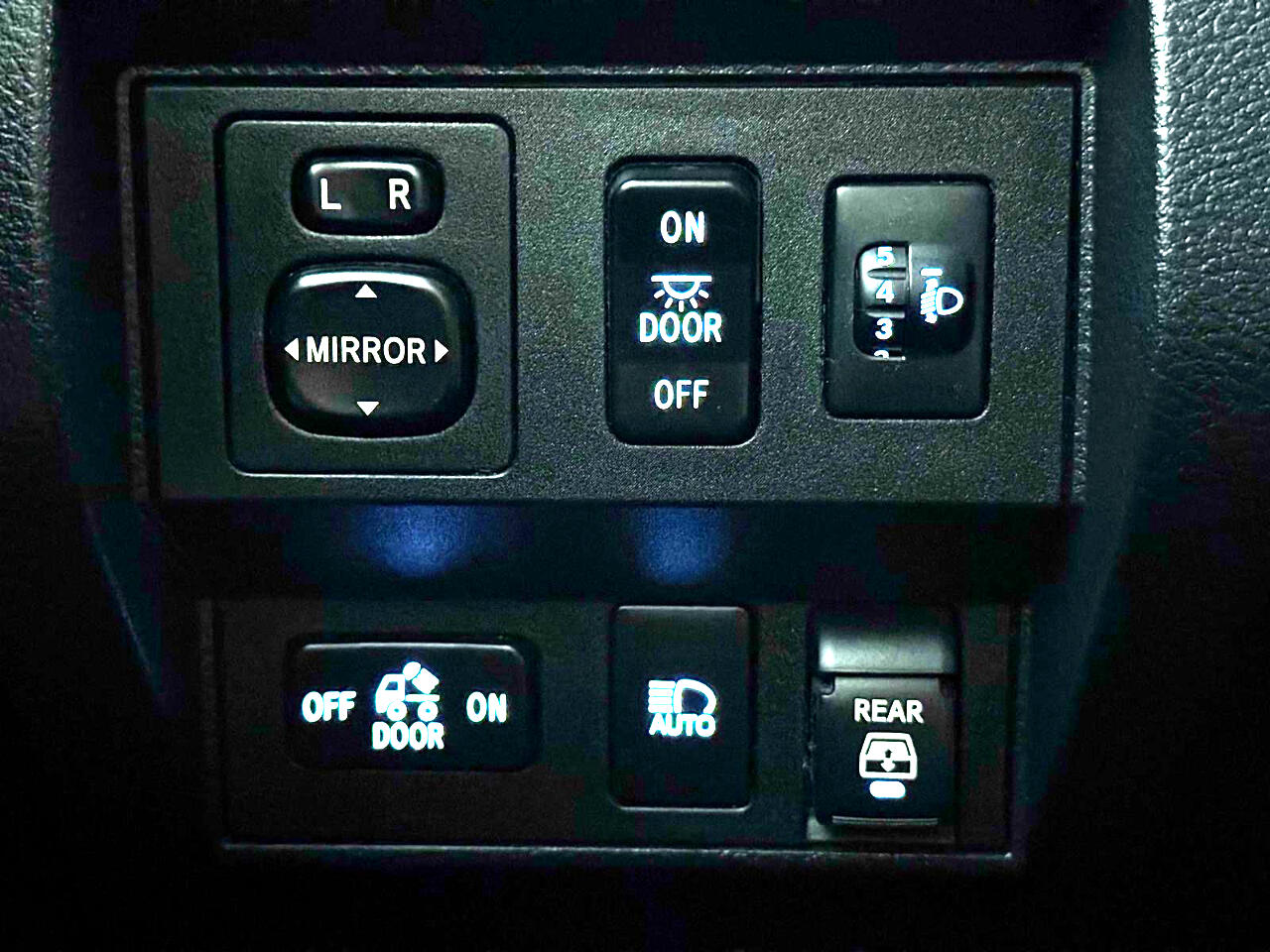 Toyota Tundra SR5 5.7L V8 CrewMax 2WD 2020