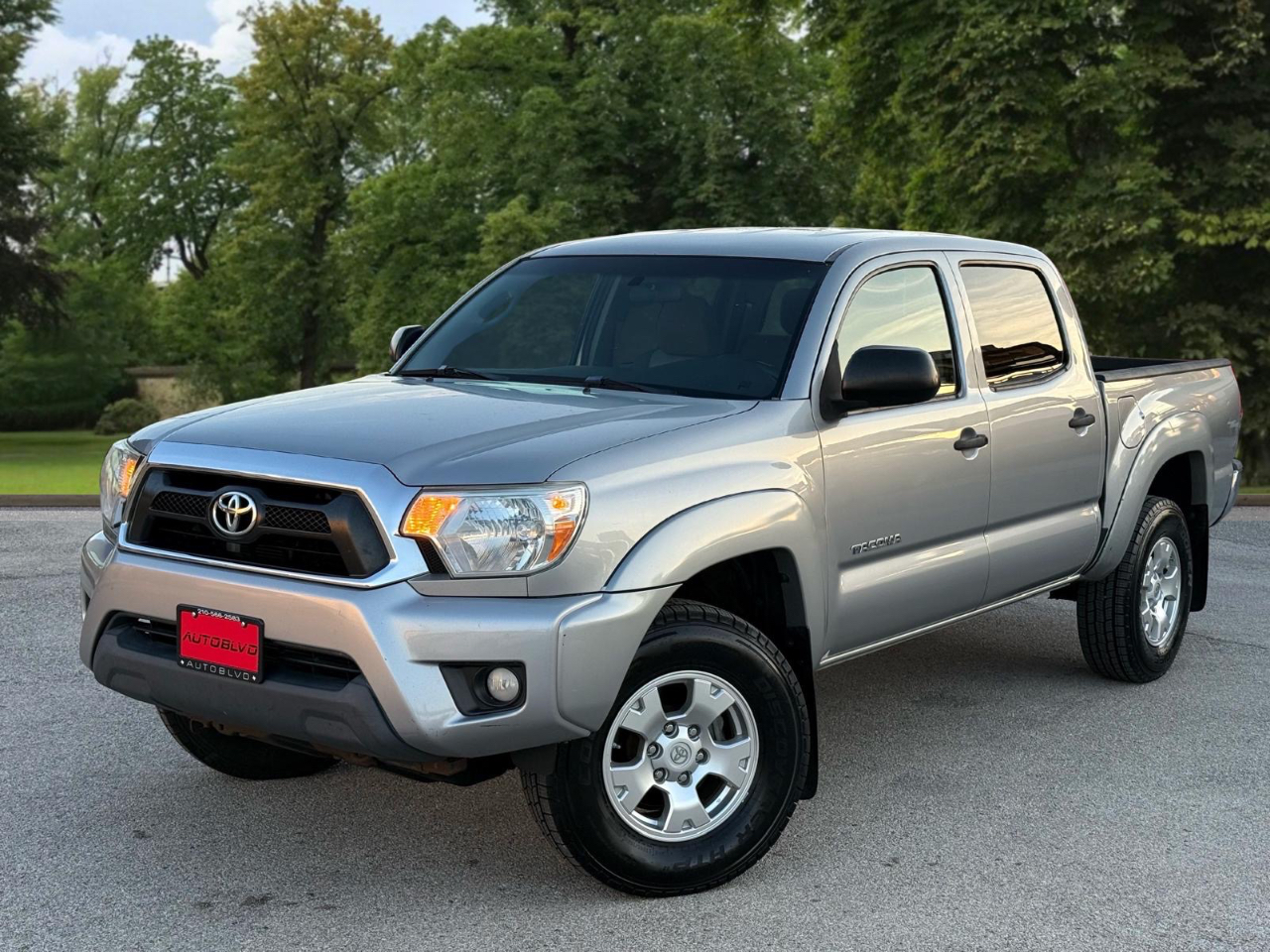 Toyota Tacoma PreRunner Double Cab V6 5AT 2WD 2015