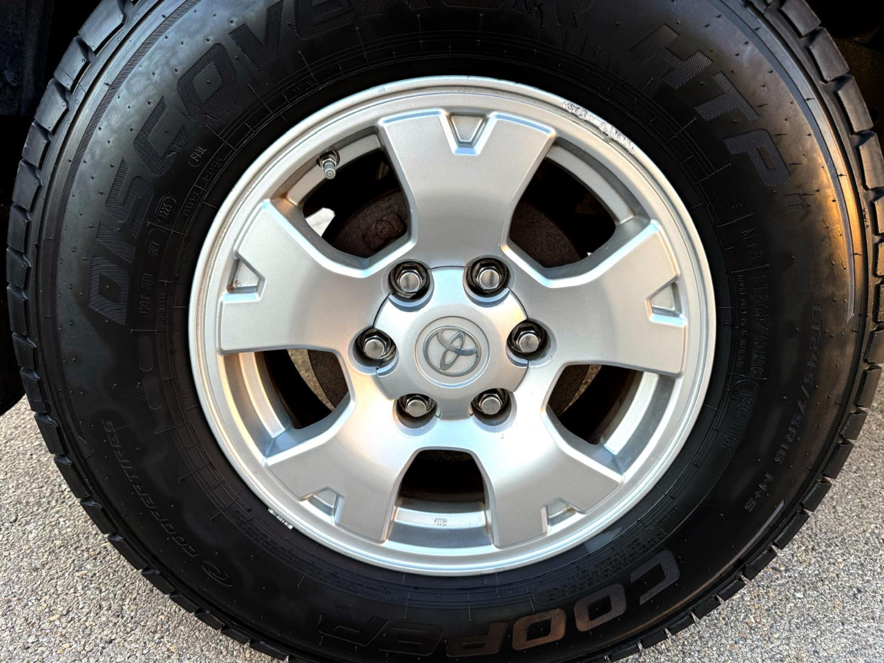 Toyota Tacoma PreRunner Double Cab V6 5AT 2WD 2015