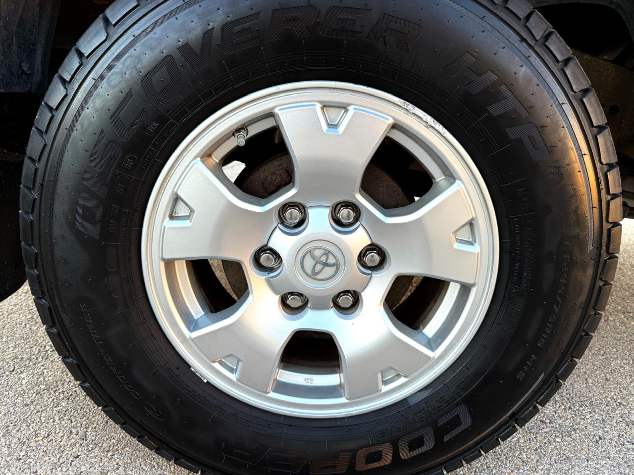 Toyota Tacoma PreRunner Double Cab V6 5AT 2WD 2015