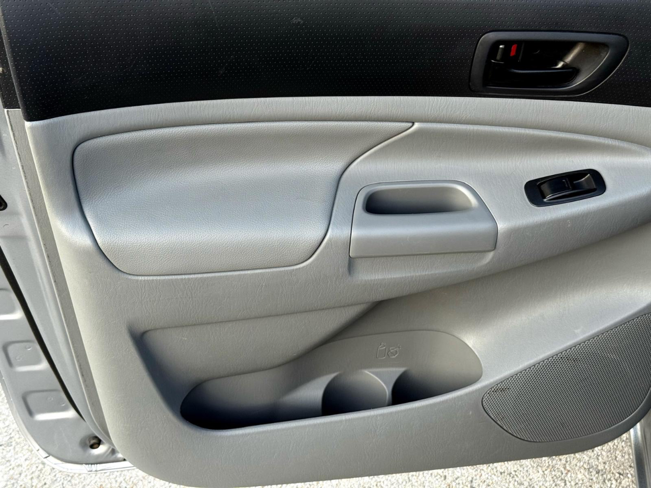 Toyota Tacoma PreRunner Double Cab V6 5AT 2WD 2015