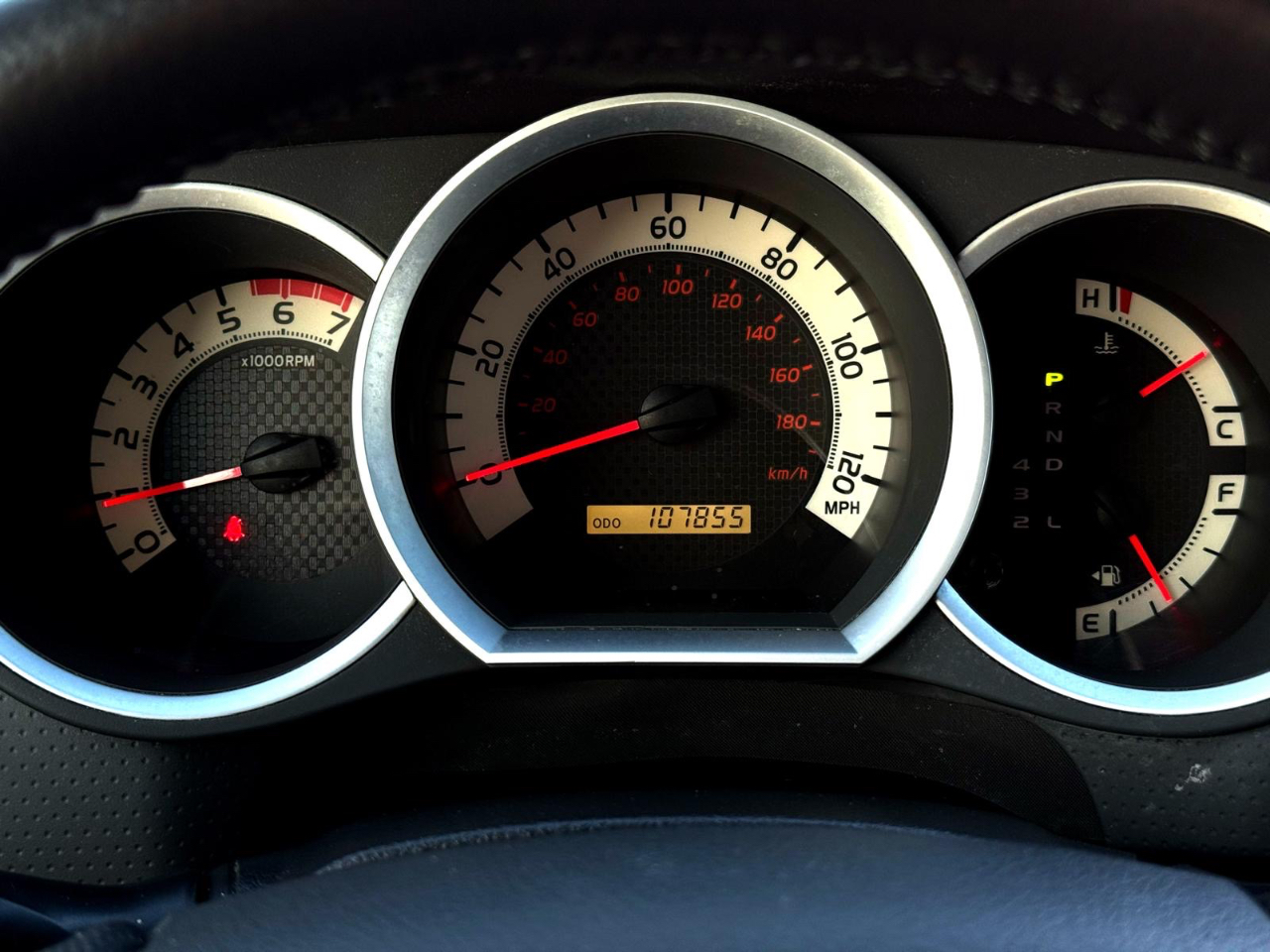 Toyota Tacoma PreRunner Double Cab V6 5AT 2WD 2015