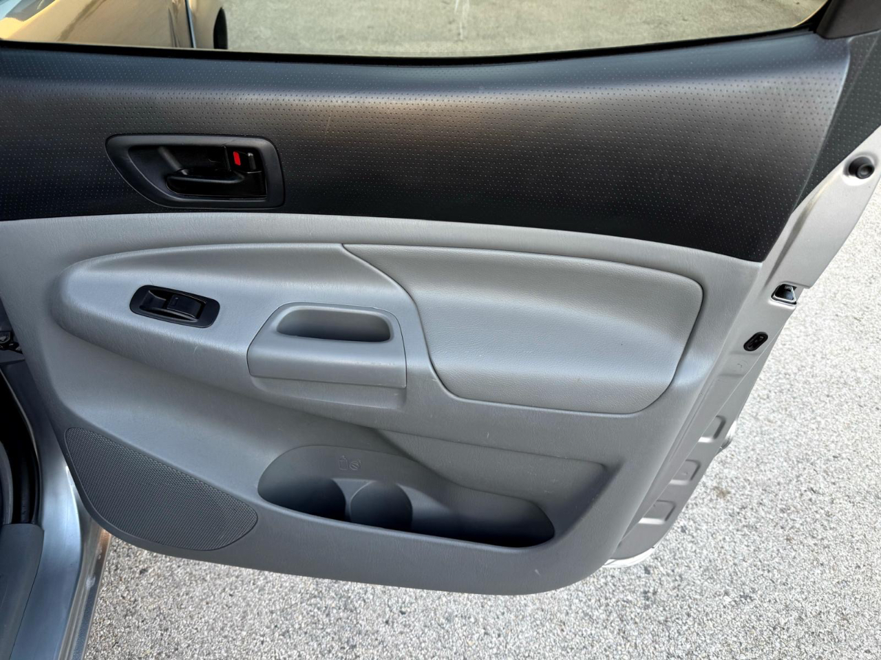 Toyota Tacoma PreRunner Double Cab V6 5AT 2WD 2015