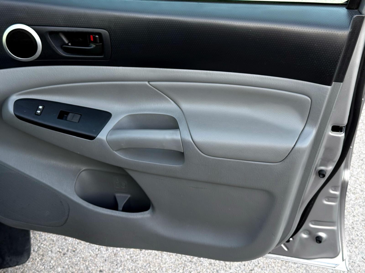 Toyota Tacoma PreRunner Double Cab V6 5AT 2WD 2015