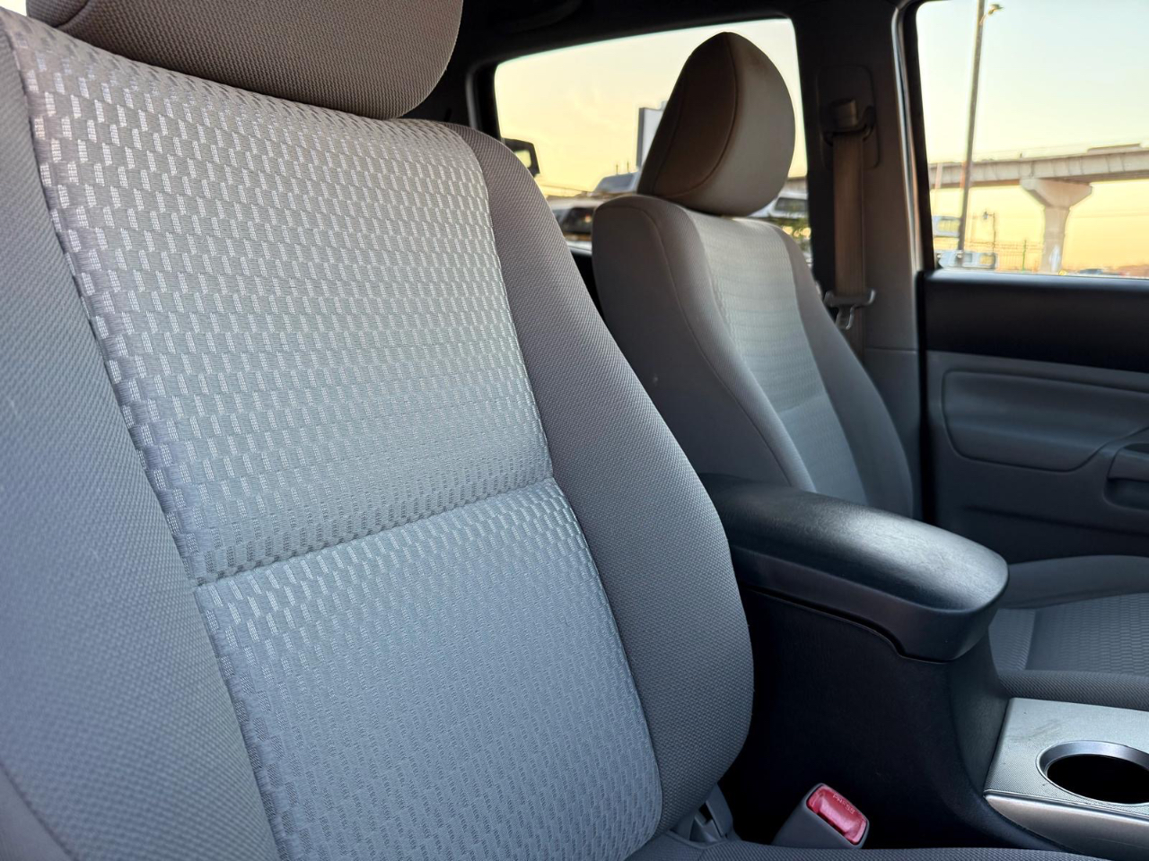 Toyota Tacoma PreRunner Double Cab V6 5AT 2WD 2015