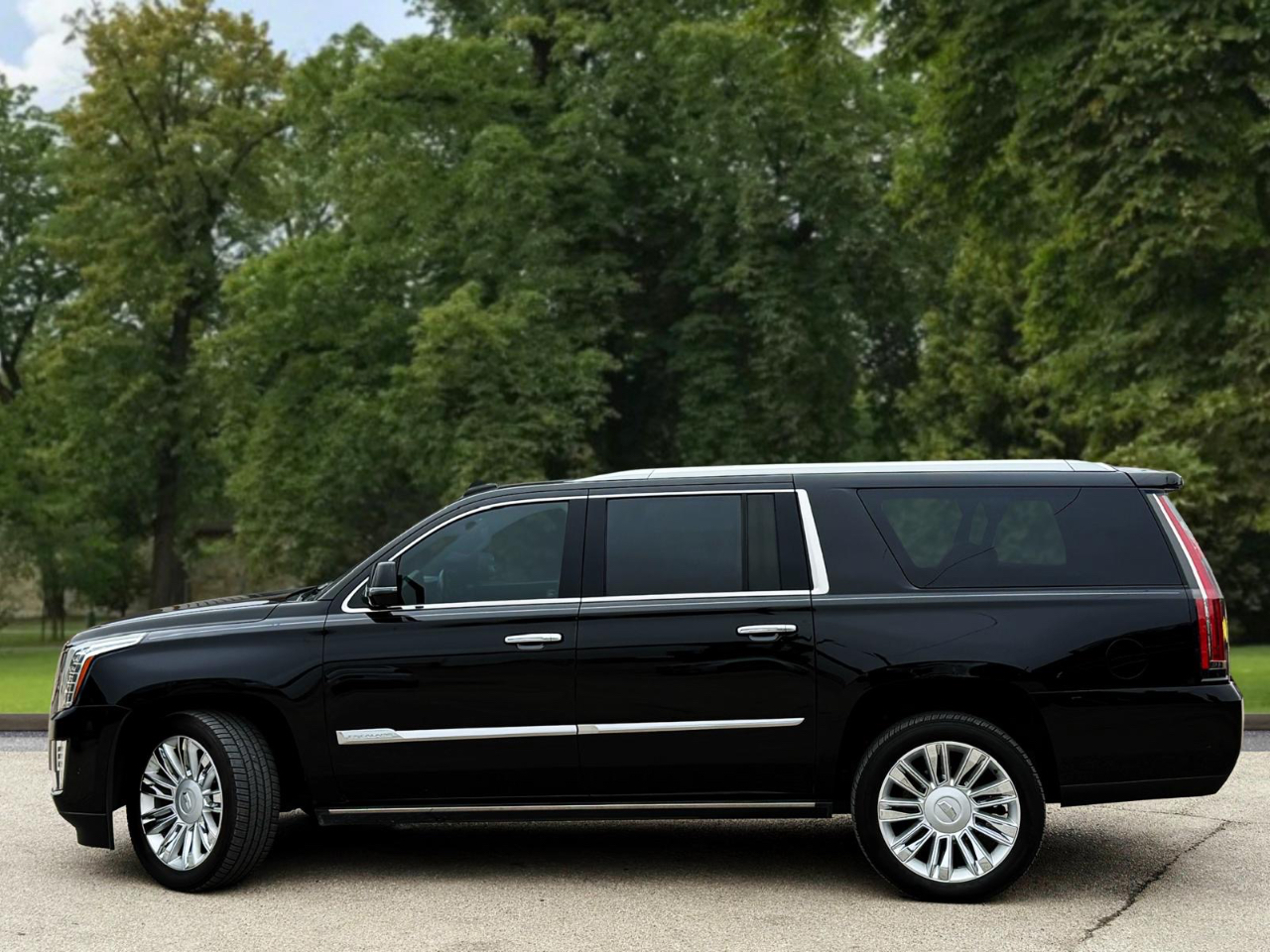 Cadillac Escalade ESV 2WD Platinum 2018