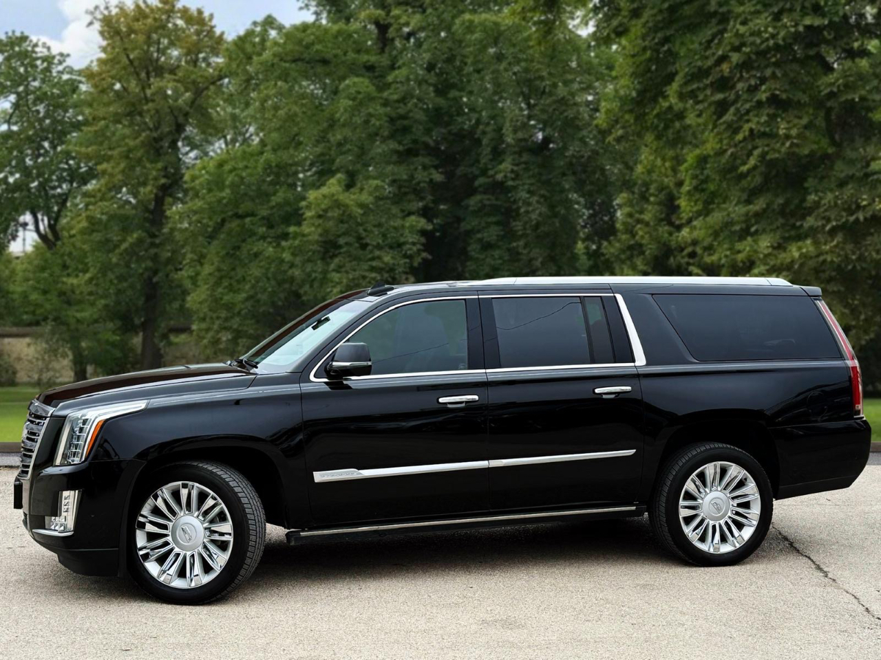 Cadillac Escalade ESV 2WD Platinum 2018