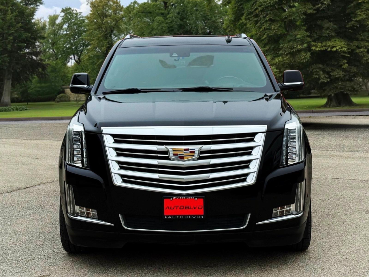 Cadillac Escalade ESV 2WD Platinum 2018