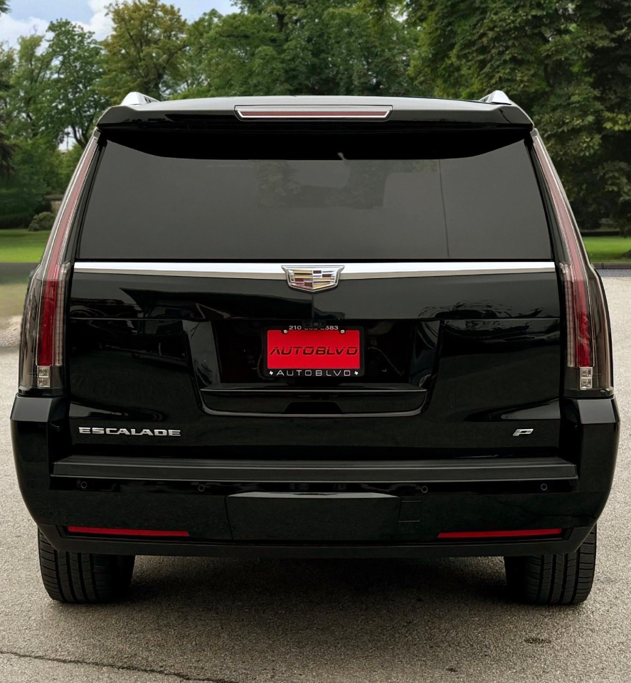 Cadillac Escalade ESV 2WD Platinum 2018