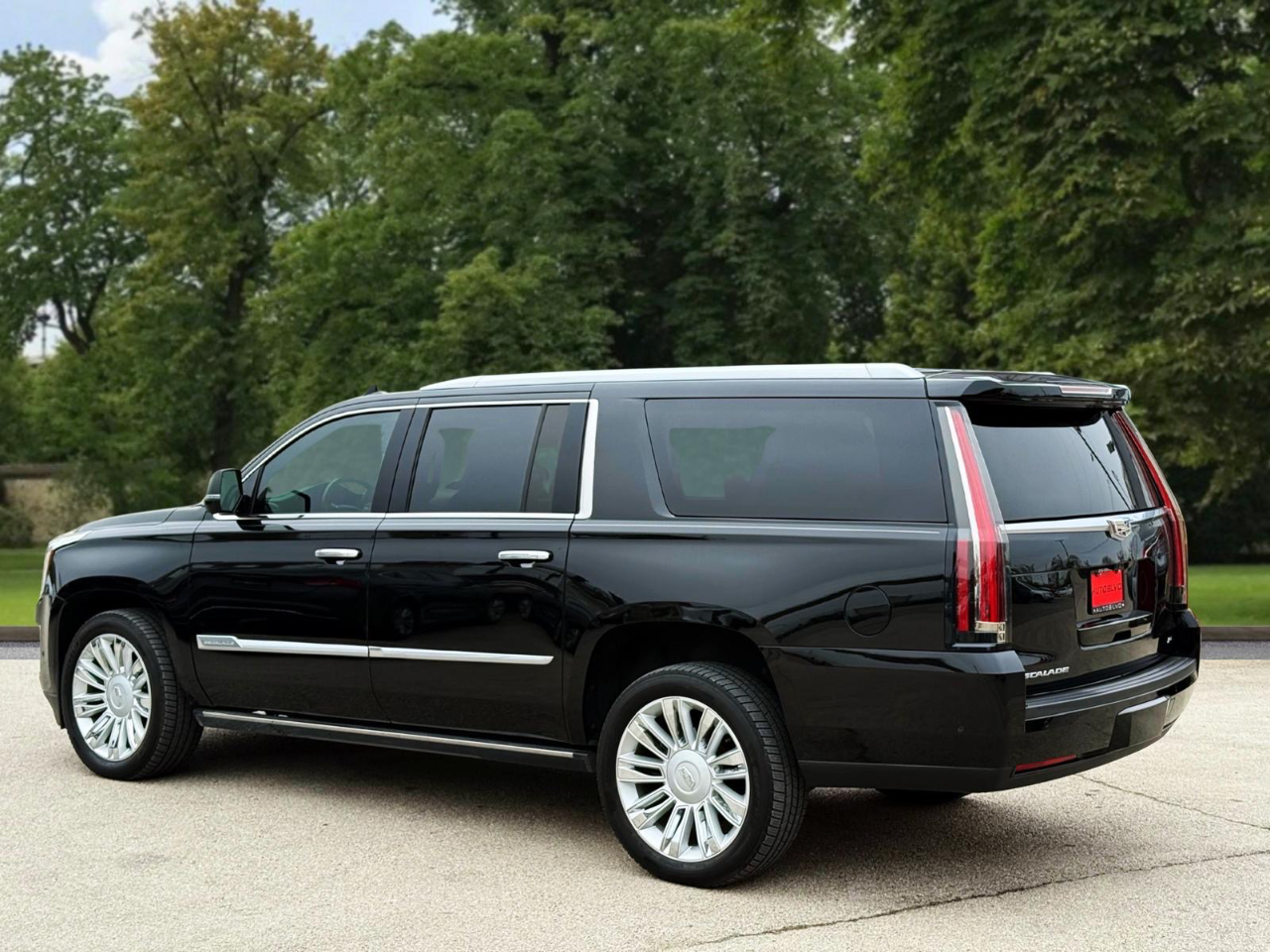 Cadillac Escalade ESV 2WD Platinum 2018