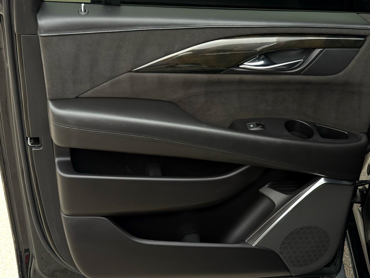 Cadillac Escalade ESV 2WD Platinum 2018