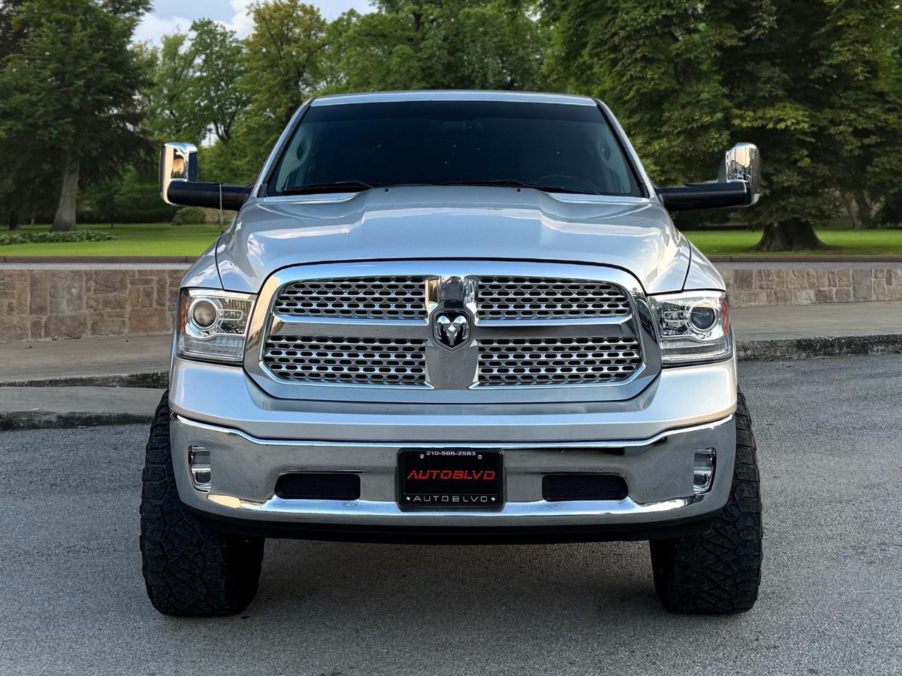 RAM 1500 Laramie Crew Cab SWB 4WD 2016