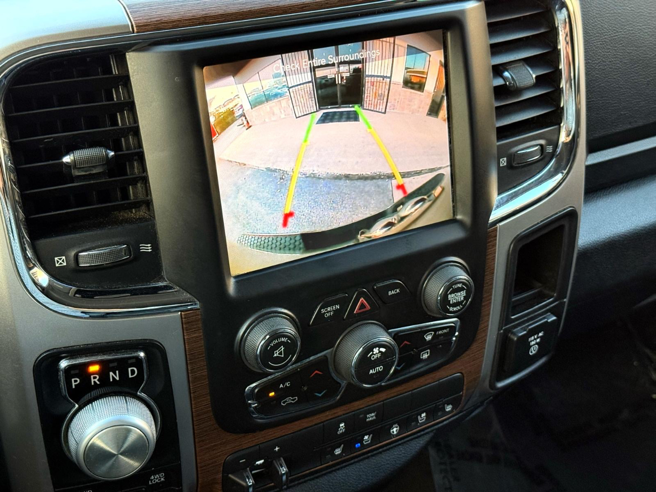 RAM 1500 Laramie Crew Cab SWB 4WD 2016