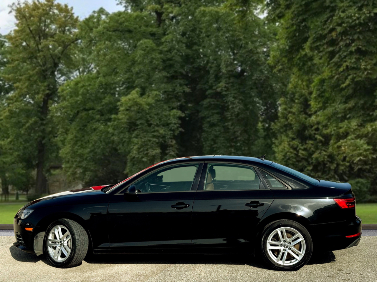 Audi A4 2.0T Premium Sedan 2017