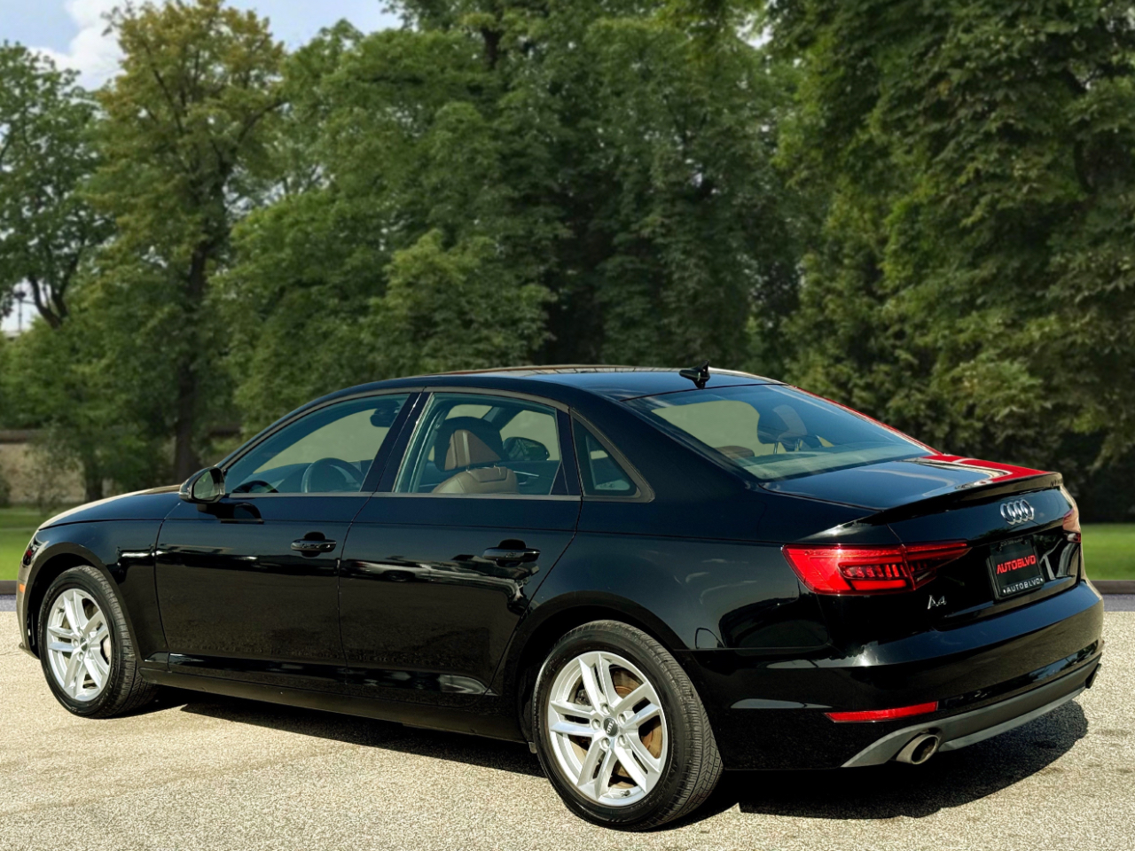 Audi A4 2.0T Premium Sedan 2017