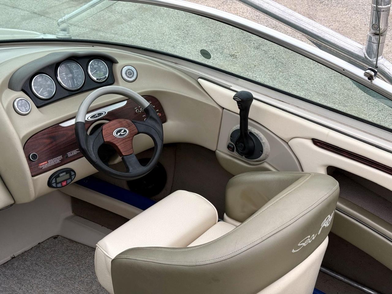 Sea Ray 200 Select  2004