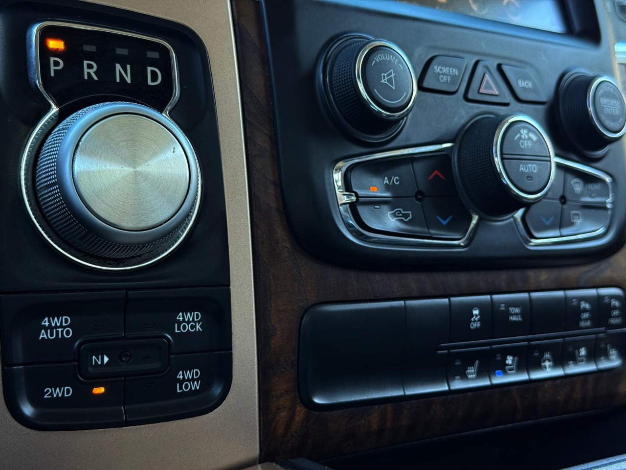 RAM 1500 Longhorn Crew Cab SWB 4WD 2015