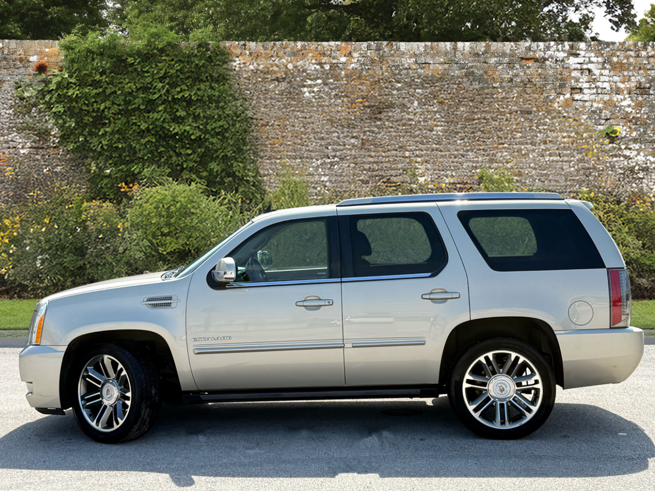 Cadillac Escalade 2WD Premium 2013