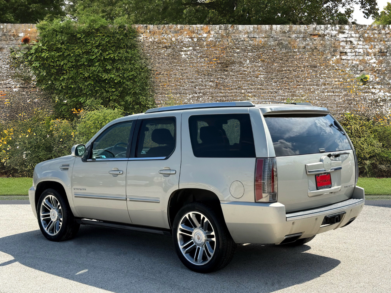 Cadillac Escalade 2WD Premium 2013