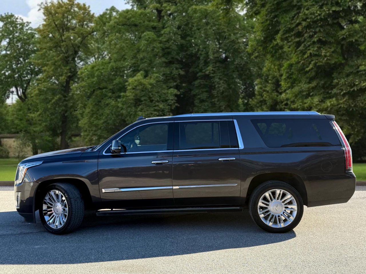 2018 Cadillac Escalade ESV 2WD Platinum