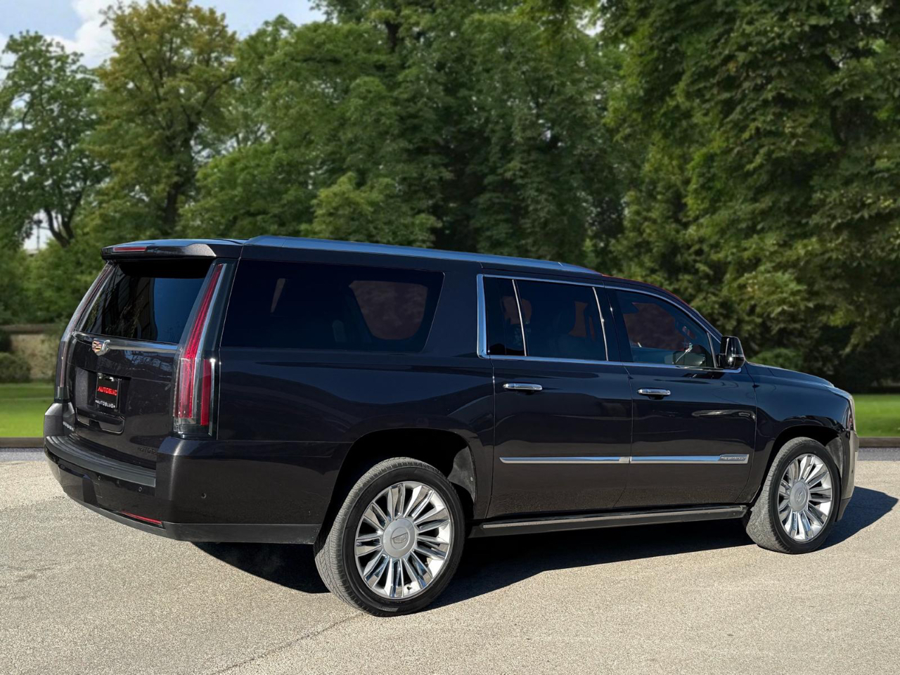 Cadillac Escalade ESV 2WD Platinum 2018